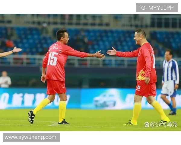 连续失利却依然坚持的足球球星如何在低谷中找回自我突破困境